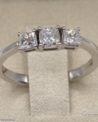 ANELLO TRILOGY IN ORO 18kt. CON DIAMANTI PRINCESS