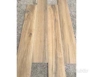 Piastrella in gres 20x120 effetto legno Rettificat