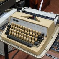 macchina da scrivere vintage Triumph
