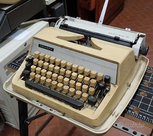 macchina da scrivere vintage Triumph