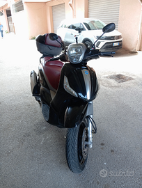 Piaggio Beverly 350