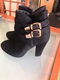 Stivaletto camoscio nero