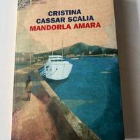 Libro Cassar Scalia Mandorla amara Nuovo