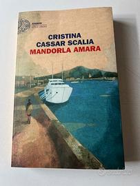 Libro Cassar Scalia Mandorla amara Nuovo