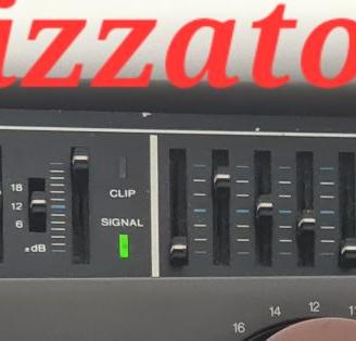 Equalizzatore Alesis S-15Q