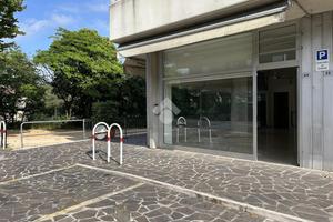 NEGOZIO A FONTE