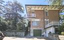 villa-esclusiva-ristrutturata-con-ampio-giardino-e