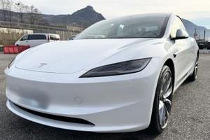 Tesla Model 3 Highland L.R. AWD – Pari al nuovo
