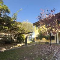 VILLA VISTA LAGO IN CENTRO PAESE