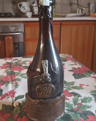 Bottiglia vino vintage