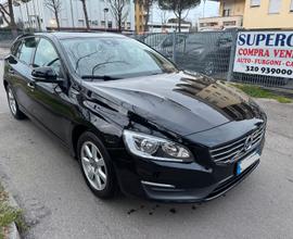 Volvo V60 D2 1.6 R-design Momentum GARANZIA 12 MES