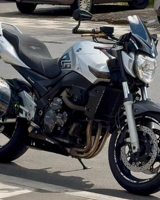 Suzuki GSR 600 anno 11