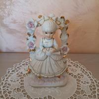 Vecchia statuetta bambina in ceramica Capodimonte