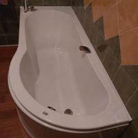 vasca da bagno completa con montaggio