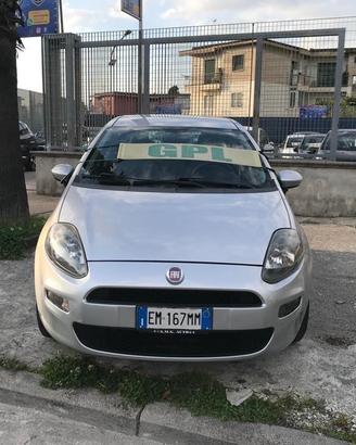 Fiat Punto 1.4 8V 77 CV 57 KW 5 porte Easypower Lo