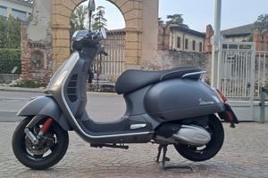 VESPA GTS SUPERSPORT 300 HPE