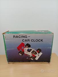 Orologio Vintage con Macchina da Corsa