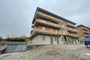 Appartamento di 65 m² con 3 locali e box auto a Lo