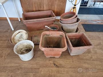 VASI PIANTE GIARDINO VARI IN PLASTICA 14 PEZZI