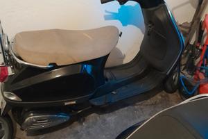 Piaggio Vespa 50 LX - 2010