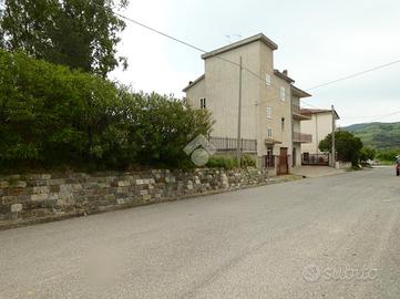 5 LOCALI A ROCCA IMPERIALE