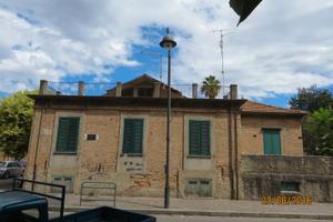 Casa singola con giardino