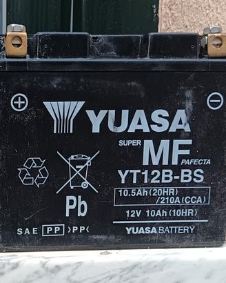batteria yuasa YT12-BS