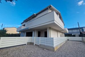 Bifamiliare al grezzo a piazzola sul brenta