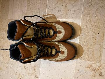 scarponcini trekking superga con suola vibram