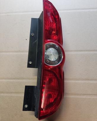 Fanale posteriore destro FIAT DOBLO del 2011