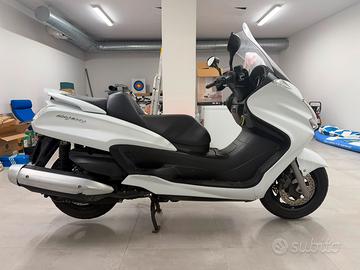 Yamaha majesty 400