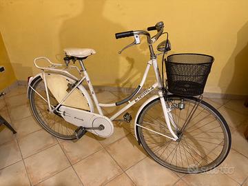 Bicicletta da donna bianca