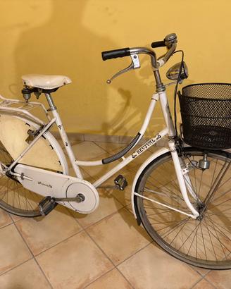 Bicicletta da donna bianca