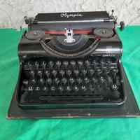 Macchina da scrivere marcata OLYMPIA SIMPLEX