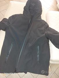 Giaca inverno antipioggia .