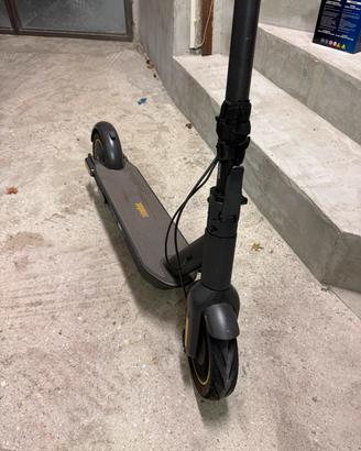 monopattino elettrico ninebot g30max