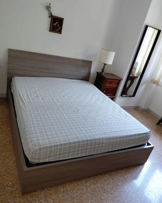 Letto contenitore matrimoniale