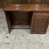Scrivania in legno