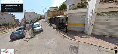 Posto auto/moto. Via Sichelgaita