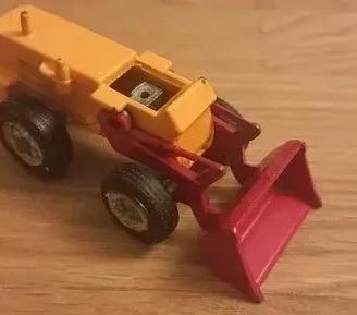Trattore con ruspa 1:66 Penny Polistil n. 0/122