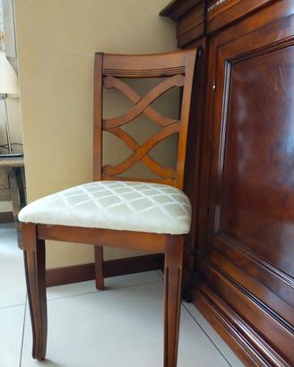 4 sedie classiche in legno con seduta imbottita
