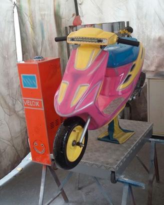 Giostra a gettone scooter