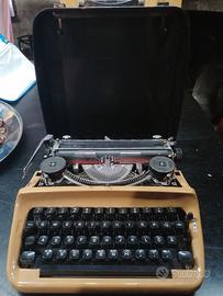macchina da scrivere antica