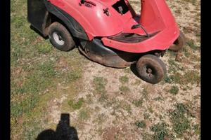 trattorino tagliaerba 