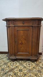 Mobiletto antico in legno