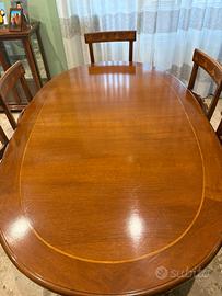 Tavolo ovale allungabile con sedie