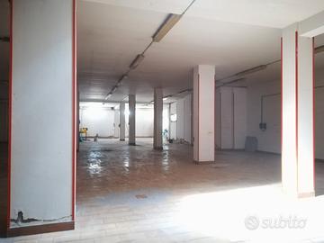 Locale seminterrato 397mq