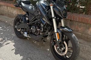 Voge Brivido 125R Total black