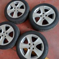 Cerchi in lega con pneumatici Renault 