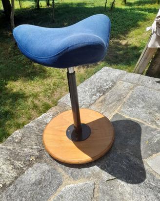 Sgabello Stokke tessuto azzuro